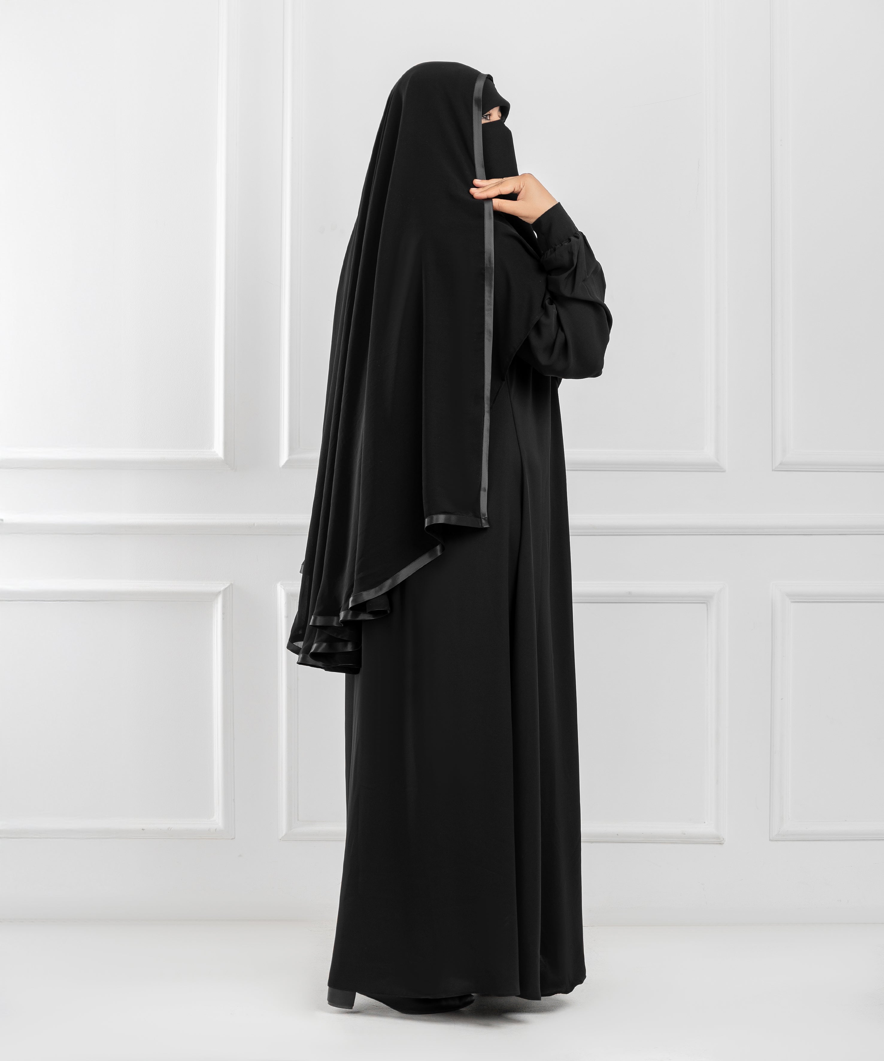 Circular Khimar “Ghashwa” – with Satin
