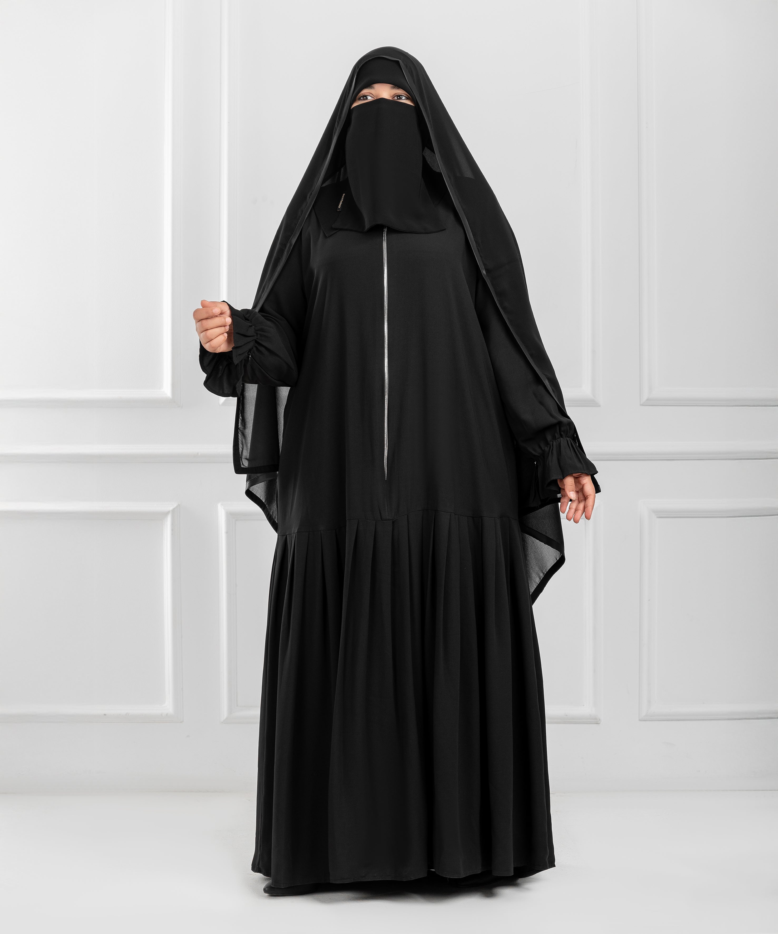 Lightweight Crepe Abaya with Front Zipper and Handcrafted Pleated