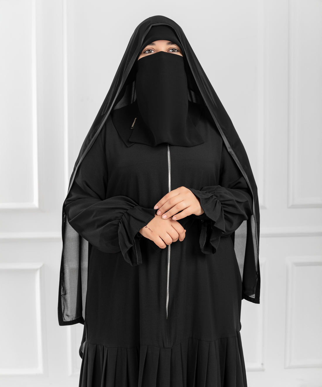Lightweight Crepe Abaya with Front Zipper and Handcrafted Pleated