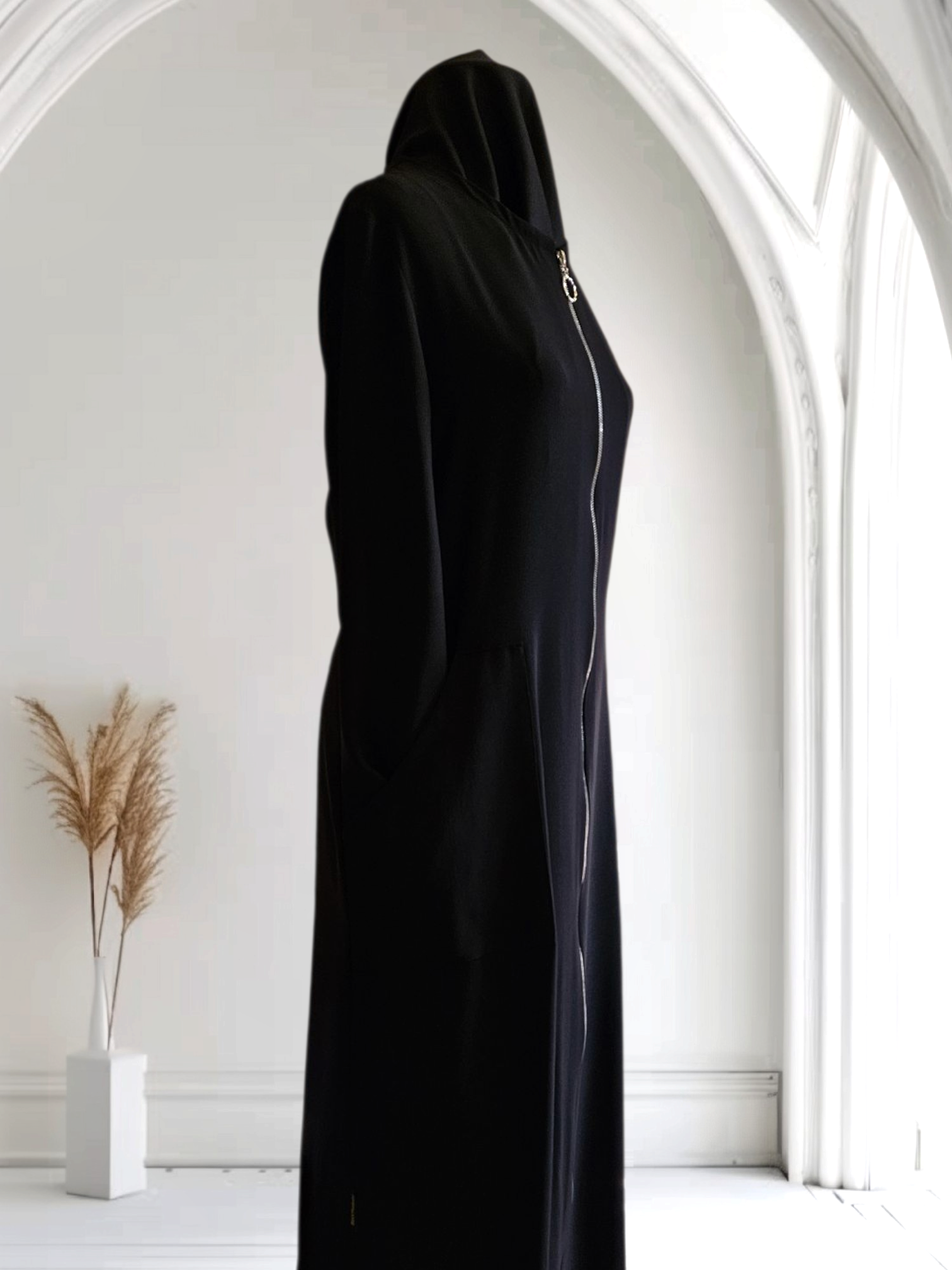 Crepe Abaya with Front Silver Zipper and External Pockets