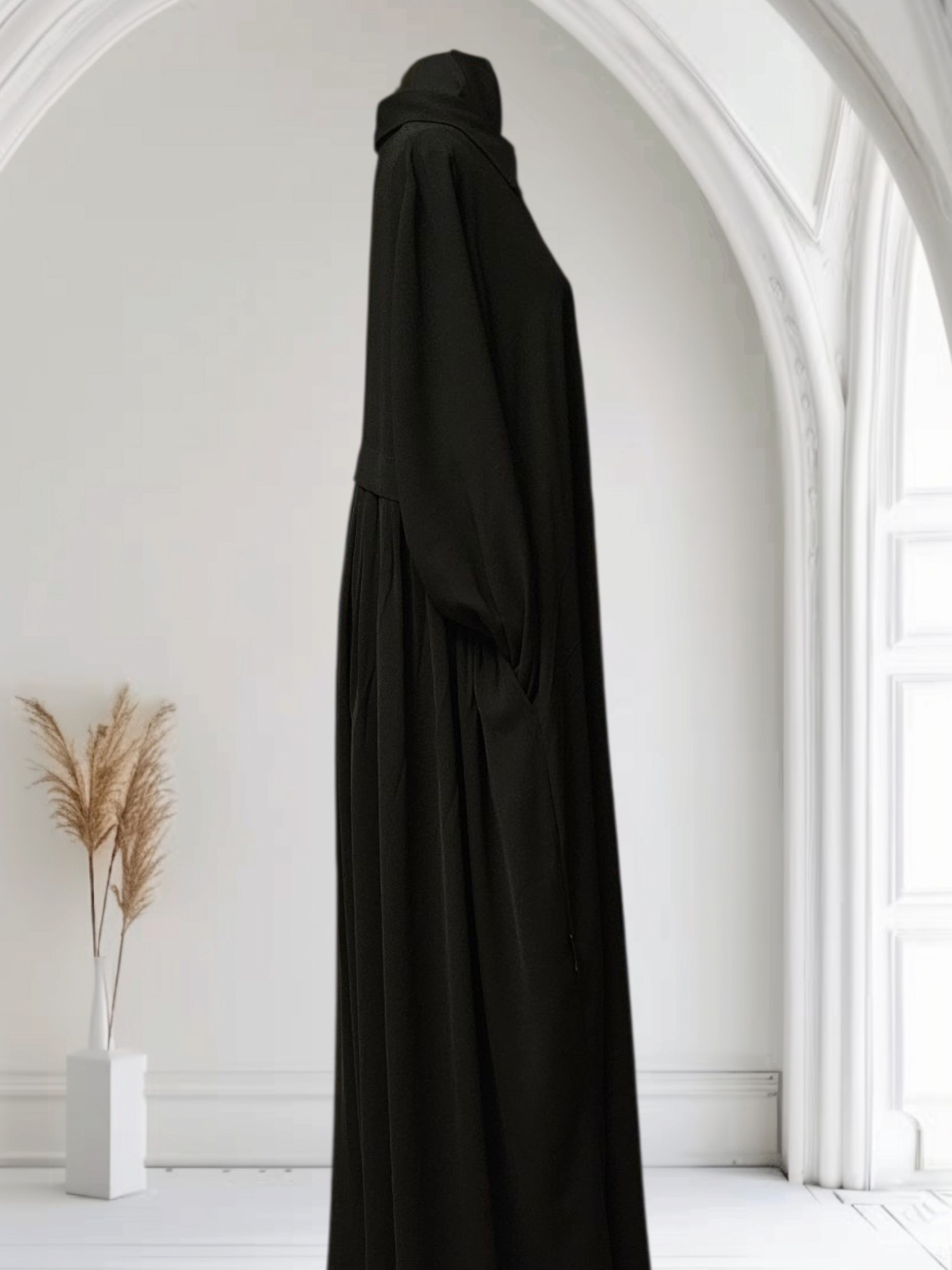 Crepe Abaya with Zipper and Back Pleats β Modest, Practical & Elegant