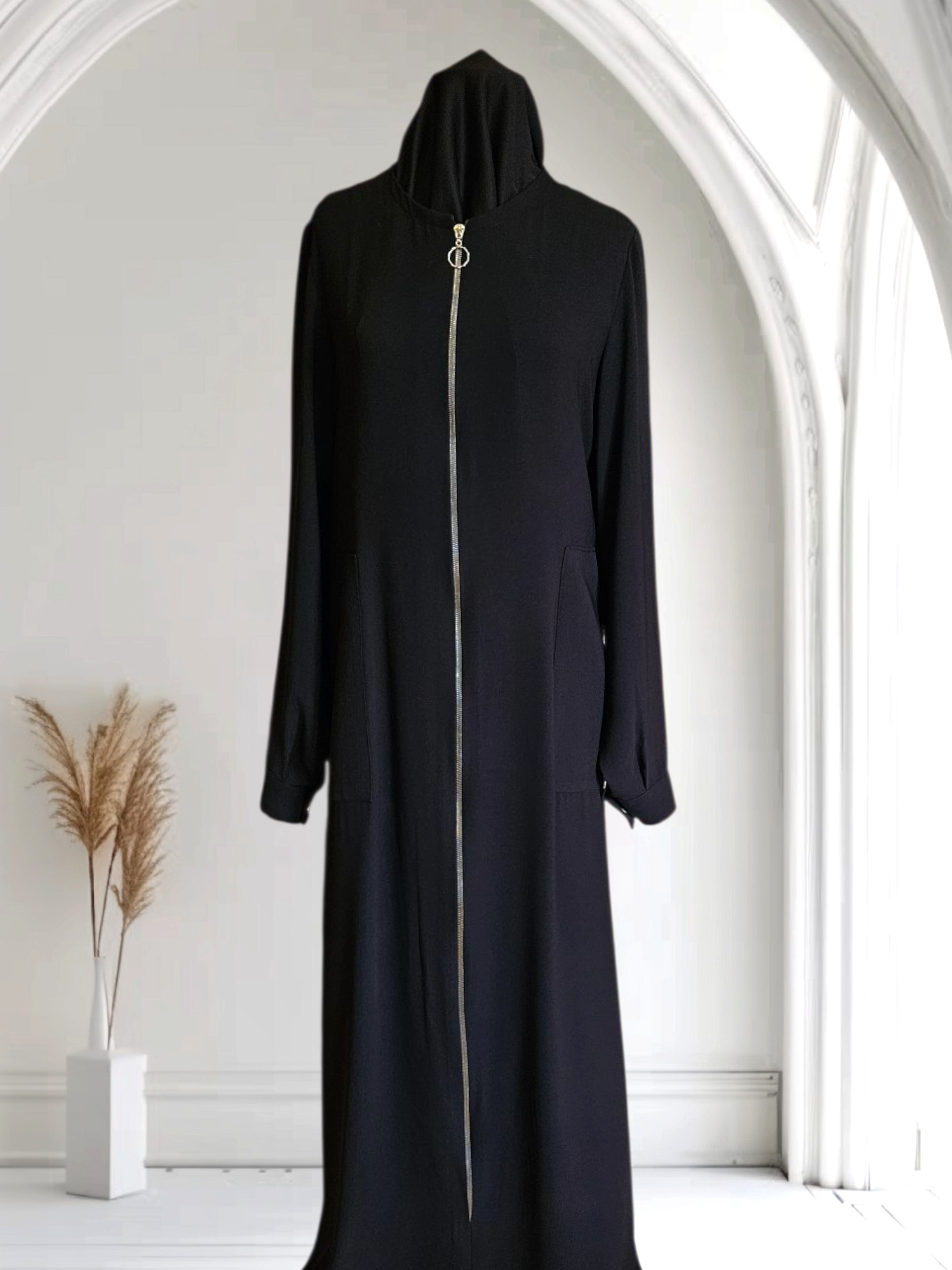 Crepe Abaya with Front Silver Zipper and External Pockets