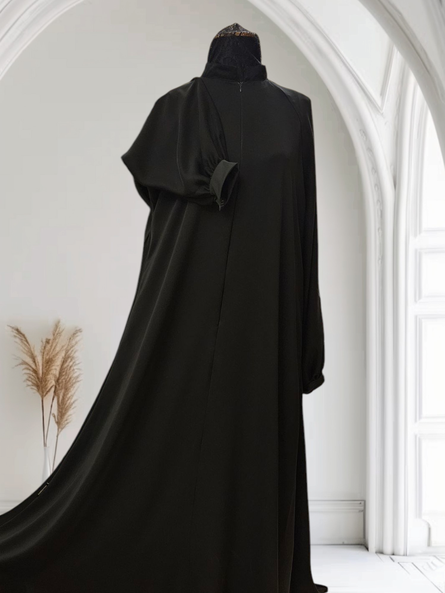 Lightweight Imported Silk Abaya – Wide Fit with Elegant Flow