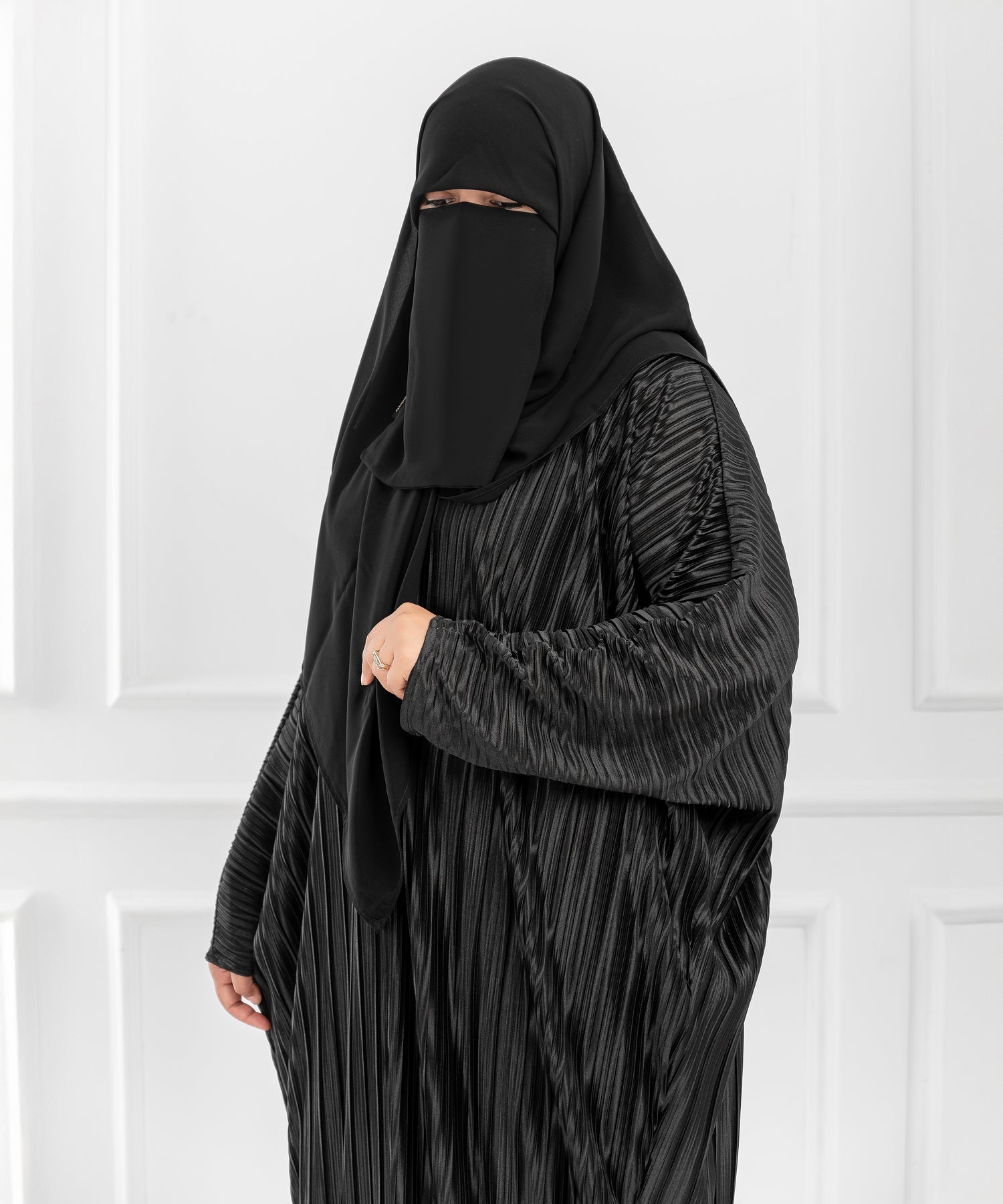 Pleated Shoulder Abaya