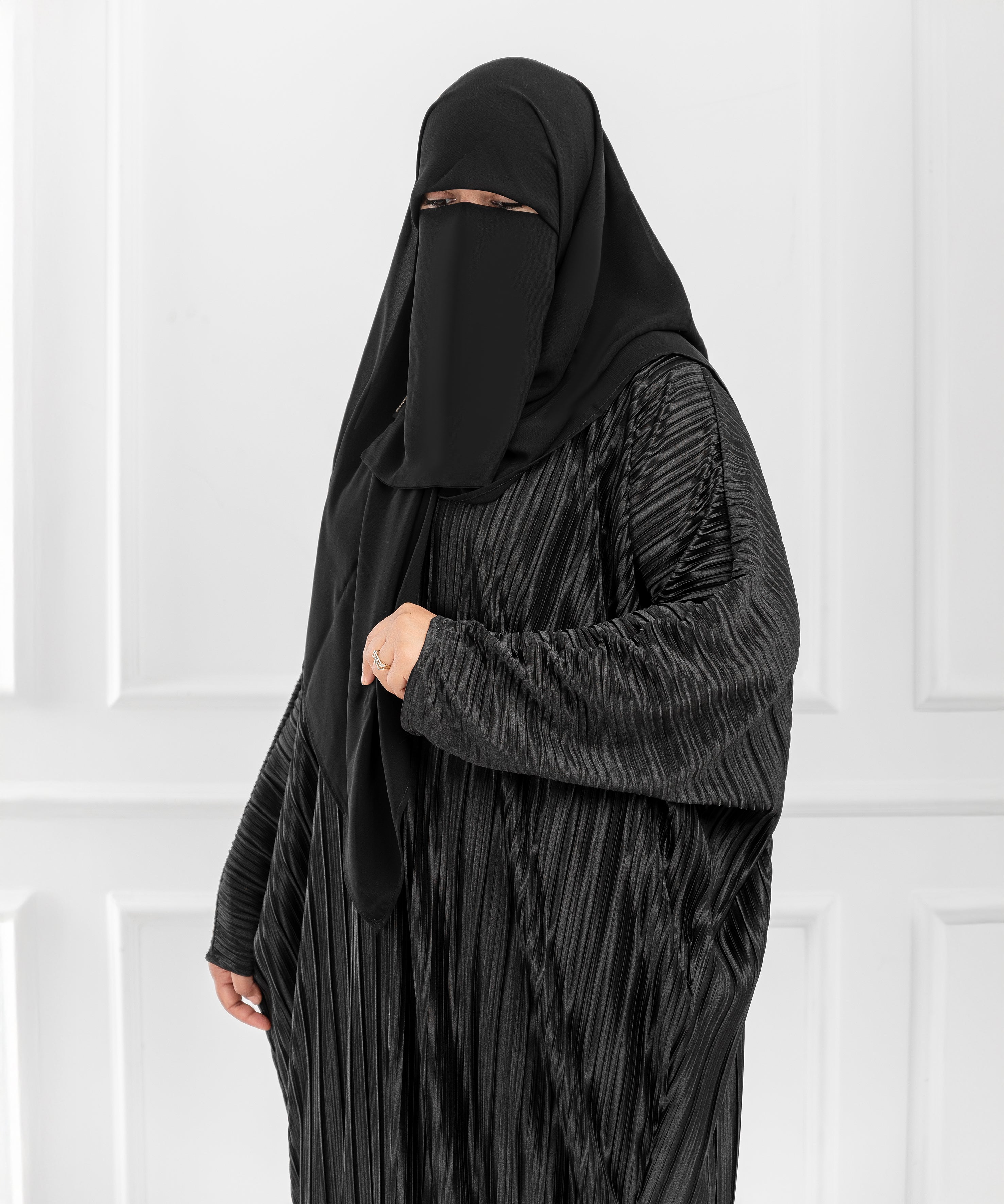 Pleated Shoulder Abaya