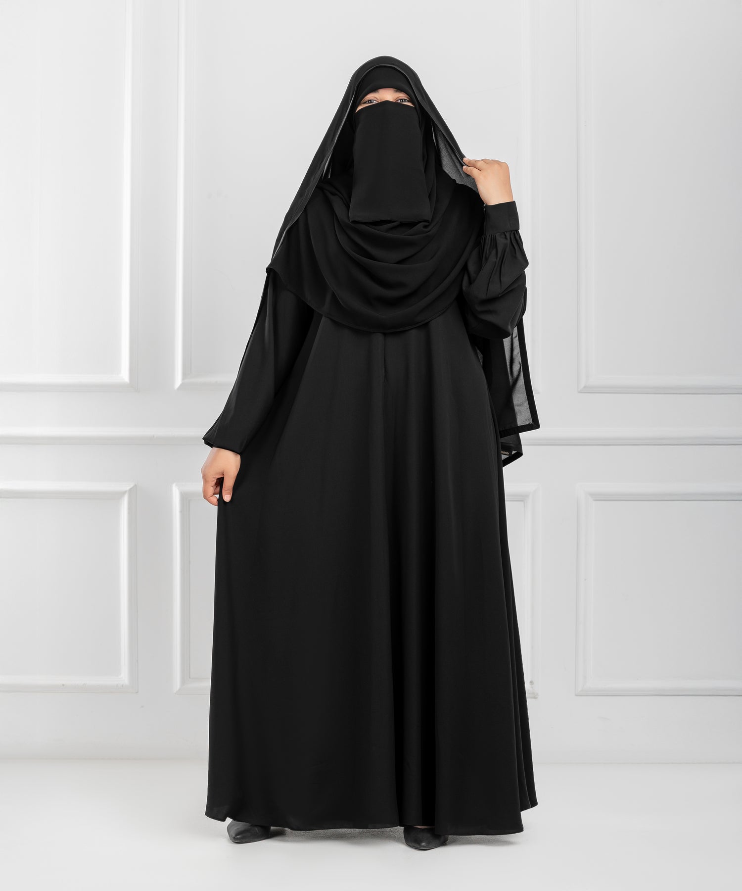 Lightweight Imported Silk Abaya – Wide Fit with Elegant Flow