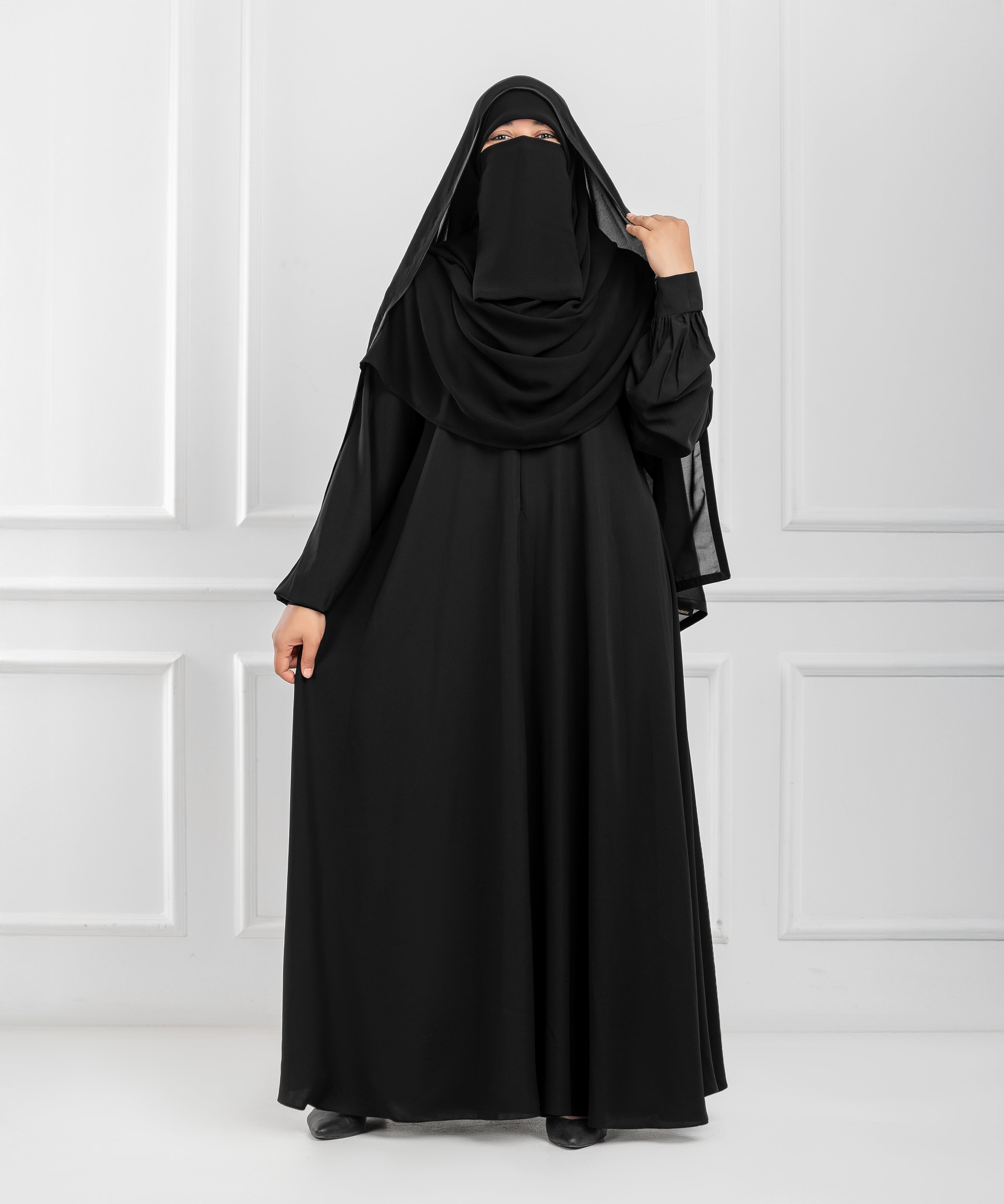 Lightweight Imported Silk Abaya – Wide Fit with Elegant Flow
