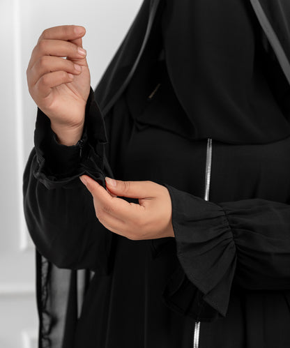 Lightweight Crepe Abaya with Front Zipper and Handcrafted Pleated