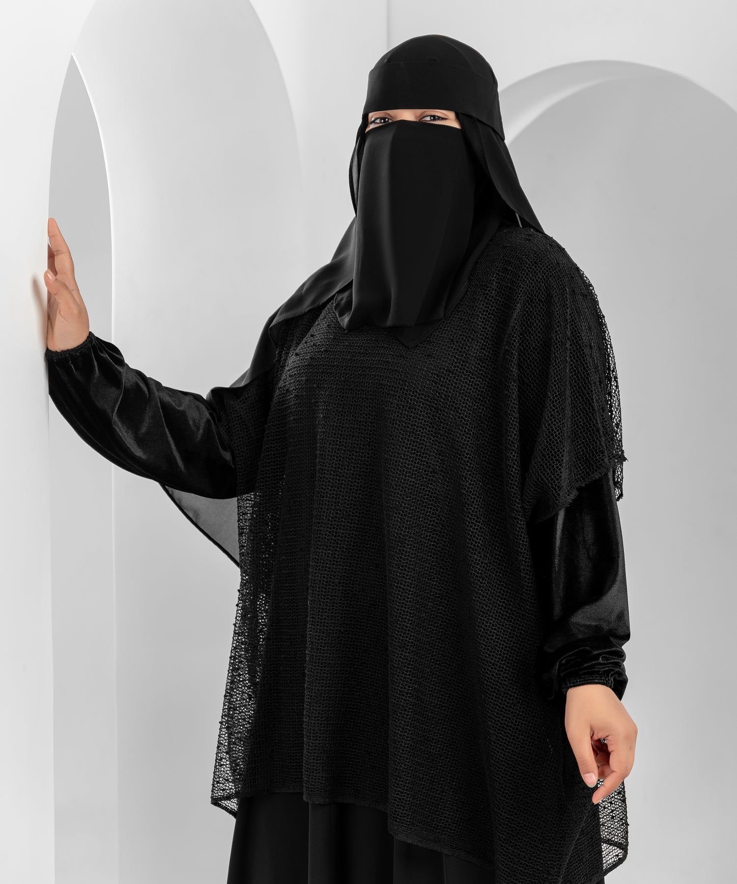 Shoulder Cape with Mesh Fabric and Velvet Dots