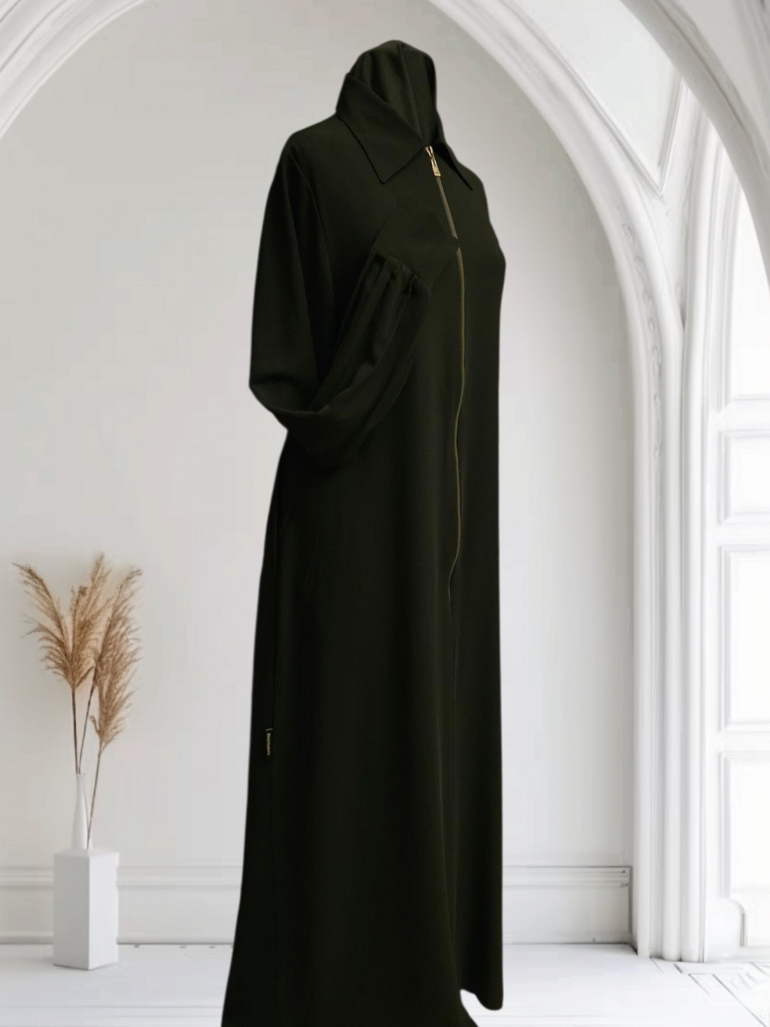 Crepe Abaya with Zipper and Back Pleats – Modest, Practical &amp; Elegant