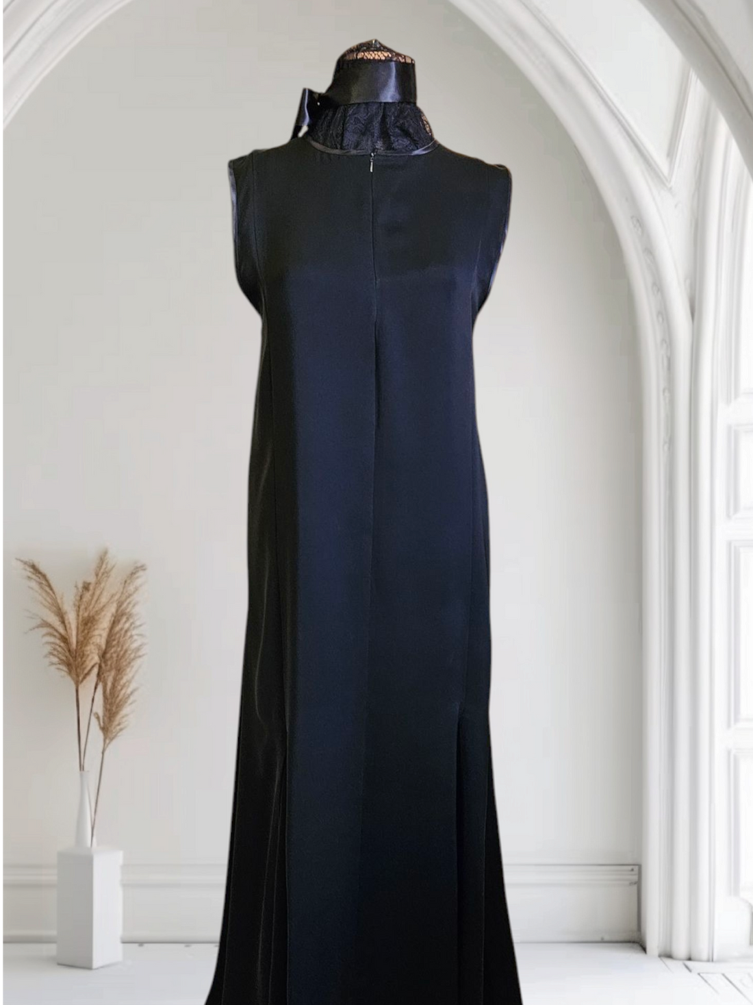Basic Cut Abaya in Luxurious Silky Fabric