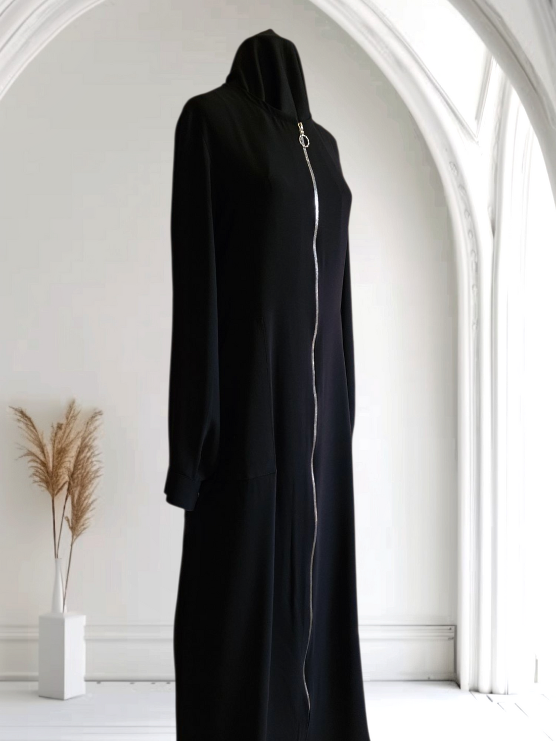 Crepe Abaya with Front Silver Zipper and External Pockets
